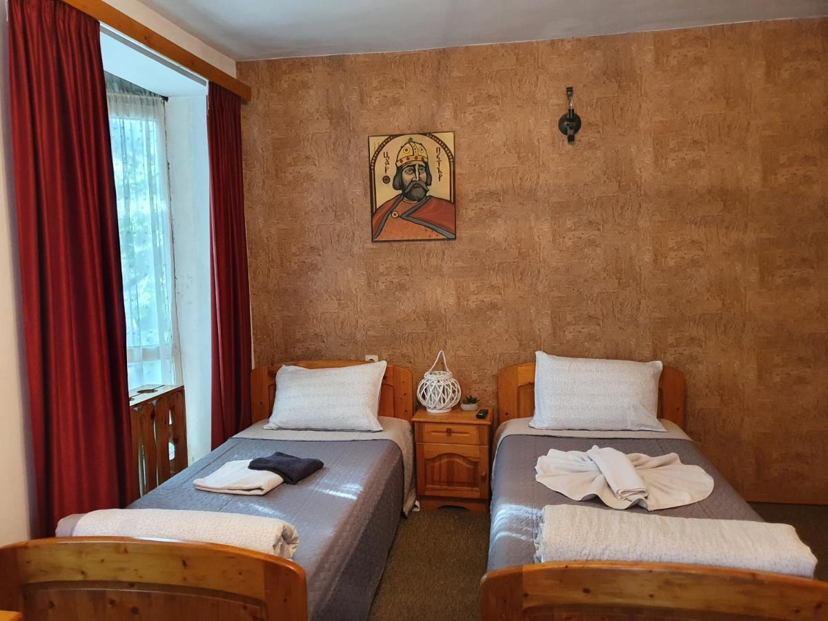 Семеен Хотел Българи Montana Extérieur photo